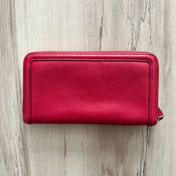 SOLD - Tory Burch Leather Zip Wallet - Picture 2 of 8